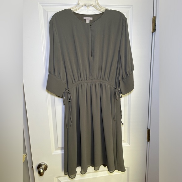 H&M lined dress with keyhole detail - Picture 1 of 3